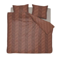 Damai Dekbedovertrek Atomy - Bio Satijn - 200x200/220 Cm - Brick Red