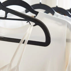 ACAZA Kunststof Kledinghangers - Antislip - Met Broeklat Of Roklat - Zwart -Woninginrichting Winkel 1000065596 0103