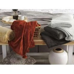 Beliani Plaid SAITLER - Grijs Polyester -Woninginrichting Winkel 31ea0efacee04cfb941401927031bb2d